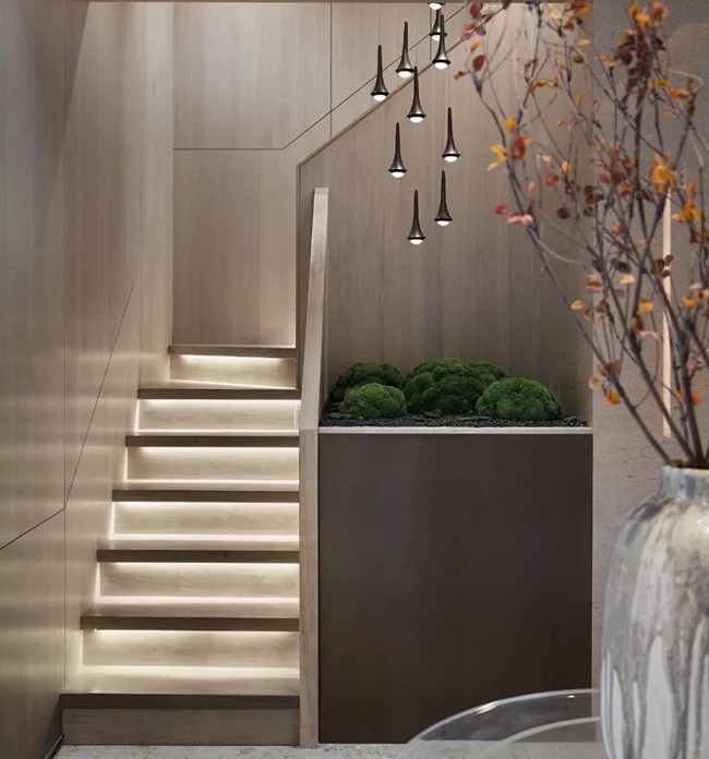 無(wú)錫紫蘋(píng)果裝飾 別墅樓梯安裝