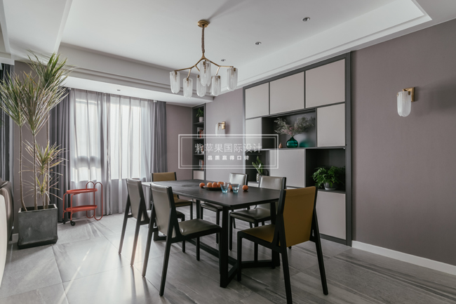 現(xiàn)代混搭裝修案例，給人溫暖和舒適的感覺